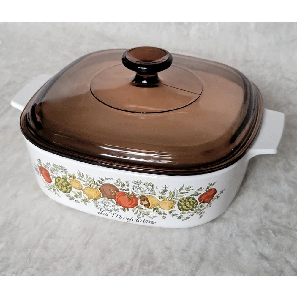 Corning Ware La Marjolaine 2 Quart Casserole Dish A-2-B with Pyrex Amber Lid